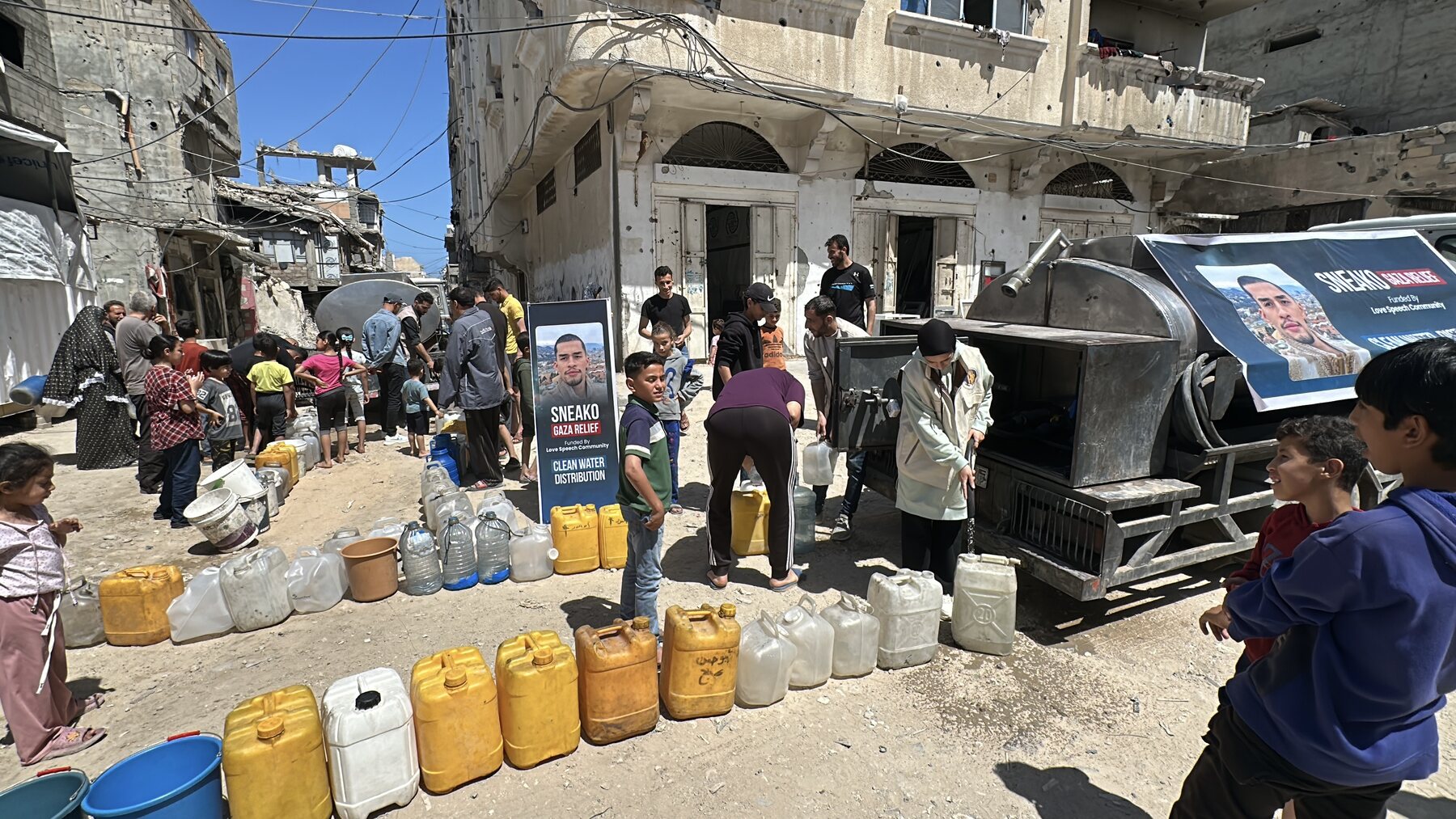 Gaza clean water distribution 2