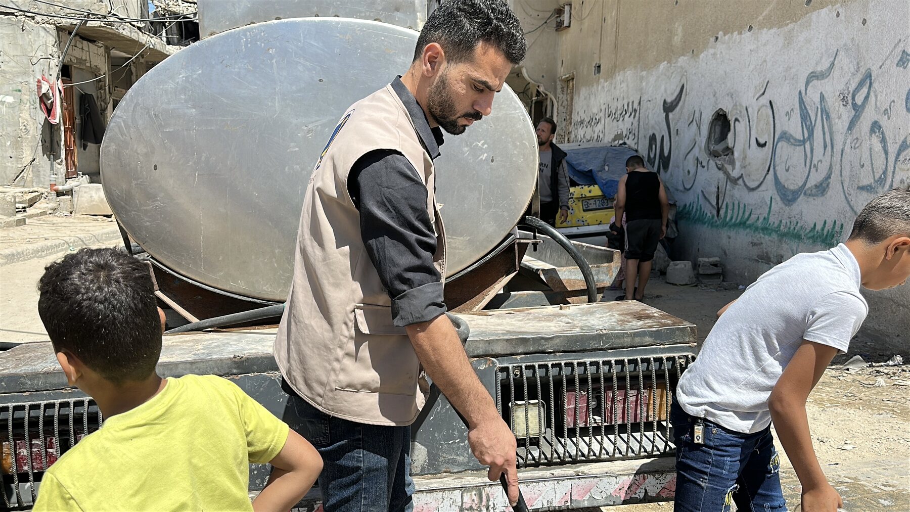 Gaza clean water distribution 5
