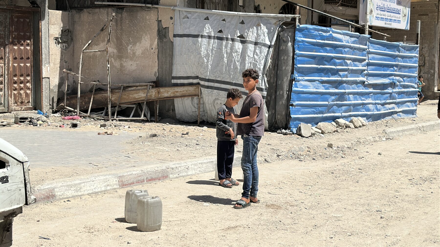 Gaza clean water distribution 24